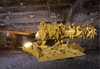 Caterpillar recommends its CM235 for seam heights of 43 to 116 in. (1,092 to 2,946 mm).