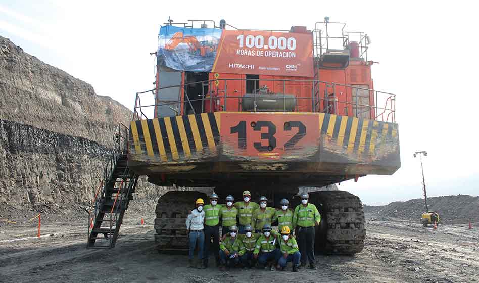 Hitachi Excavator Reaches 100,000 Hours of Operation in Colombia